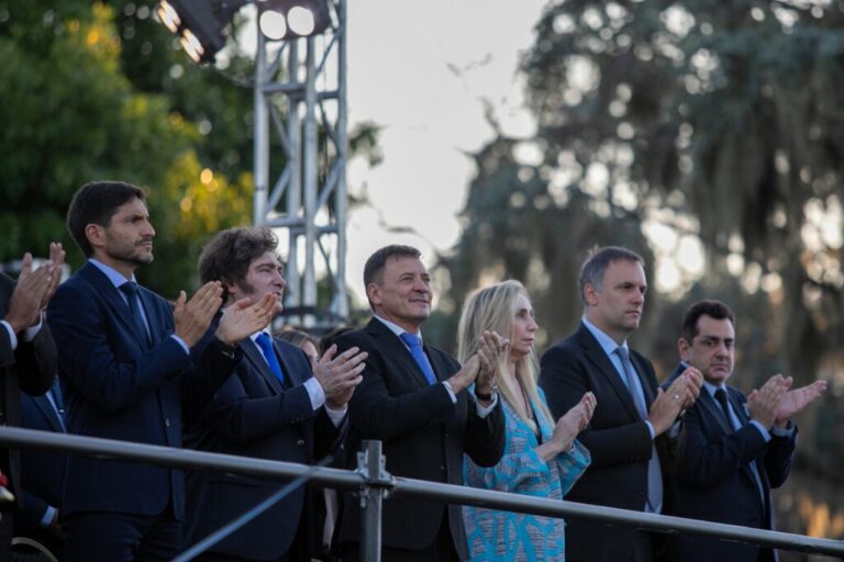 Con la presencia del presidente Milei, San Lorenzo evocó el glorioso combate de San Martín y sus granaderos Con la presencia del presidente Milei, San Lorenzo evocó el glorioso combate de San Martín y sus granaderos