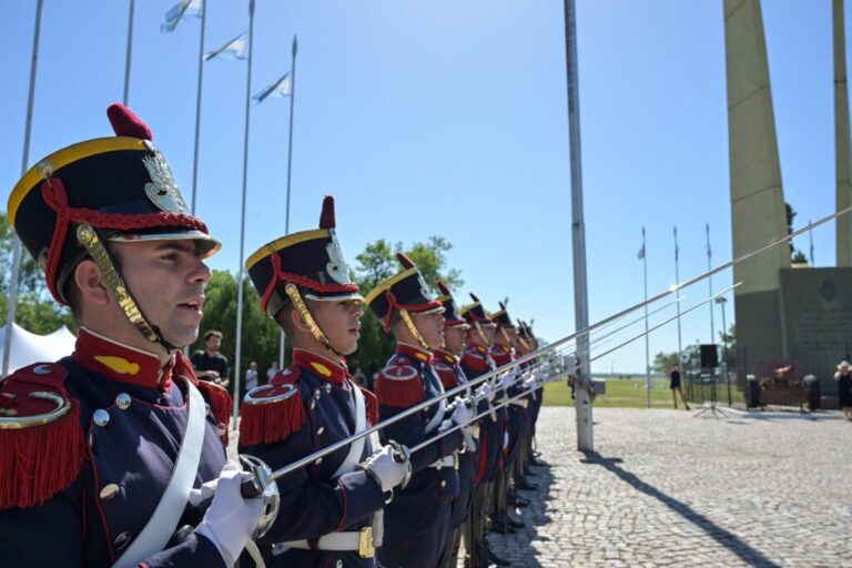 Con izamientos y un homenaje a los caídos, San Lorenzo empieza a conmemorar el combate de 1813