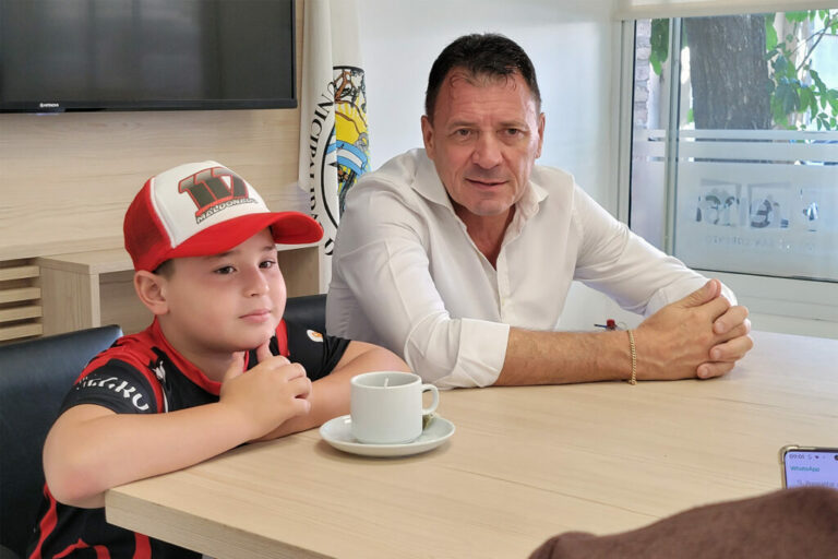 Raimundo recibió al niño Giovanni Maldonado, que se destaca en competencias de karting a nivel provincial Raimundo recibió al niño Giovanni Maldonado, que se destaca en competencias de karting a nivel provincial