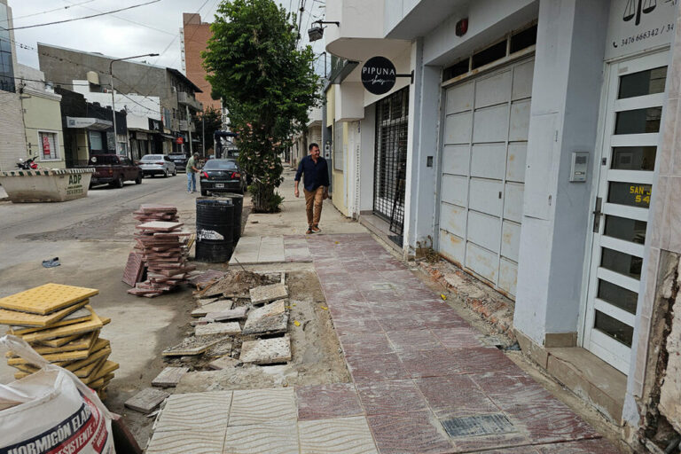 San Lorenzo amplía su paseo comercial con la renovación de San Juan al 500 San Lorenzo amplía su paseo comercial con la renovación de San Juan al 500