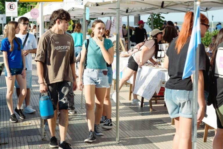 Se viene Paseo del Río, una original feria de autor a orillas del Paraná Se viene Paseo del Río, una original feria de autor a orillas del Paraná
