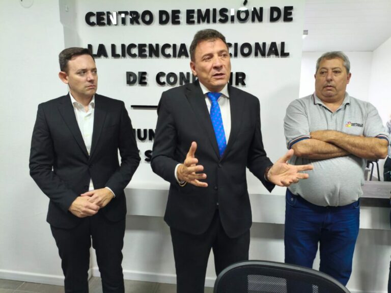 Tras una obra de remodelación integral, fue reinaugurada el Área de Licencias de Conducir de la Municipalidad Tras una obra de remodelación integral, fue reinaugurada el Área de Licencias de Conducir de la Municipalidad